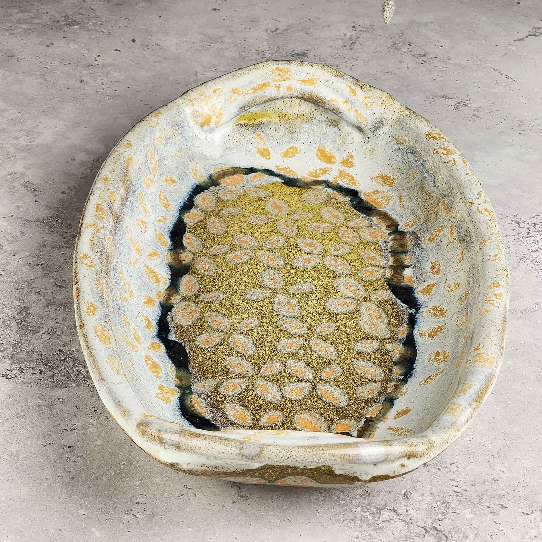 Medium Dish W Handles