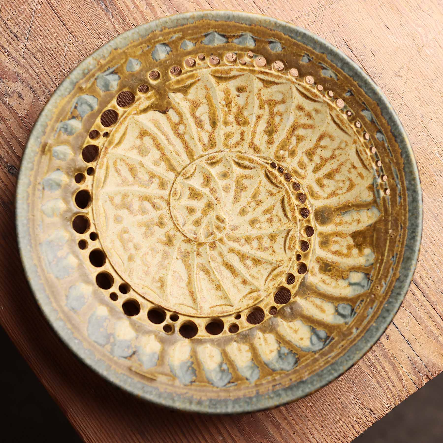 Spiral Reticulated Bowl – Yellow/Blue Ash (9.25")