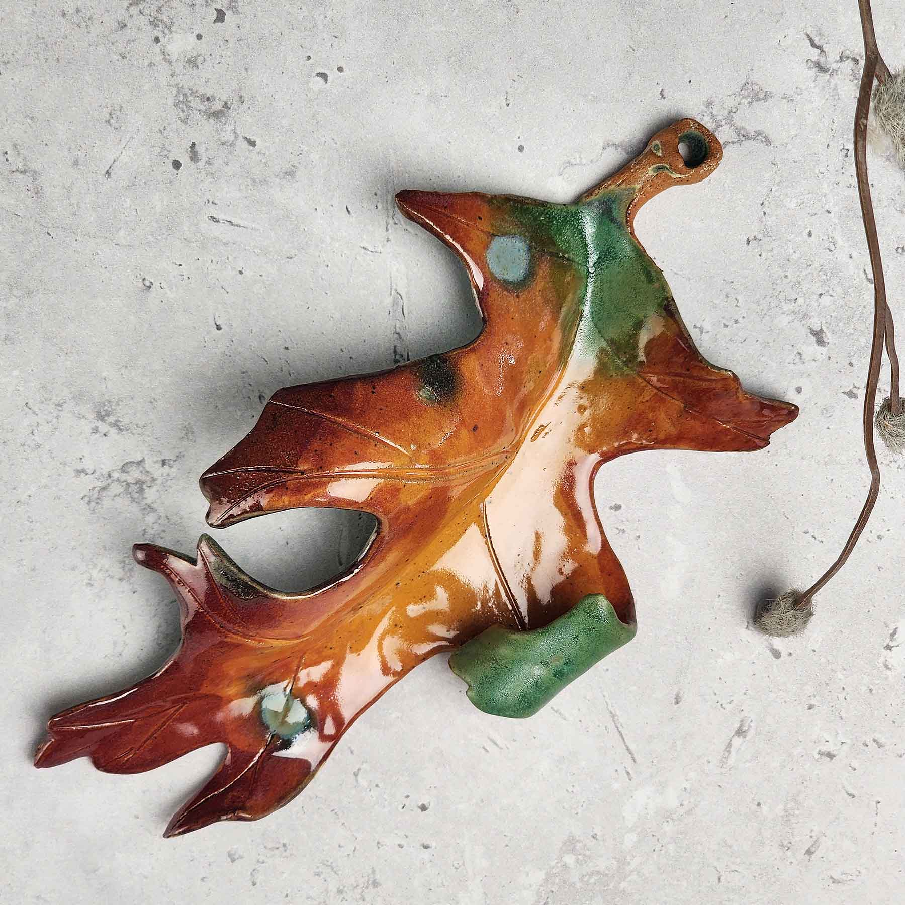 Medium Oak Leaf