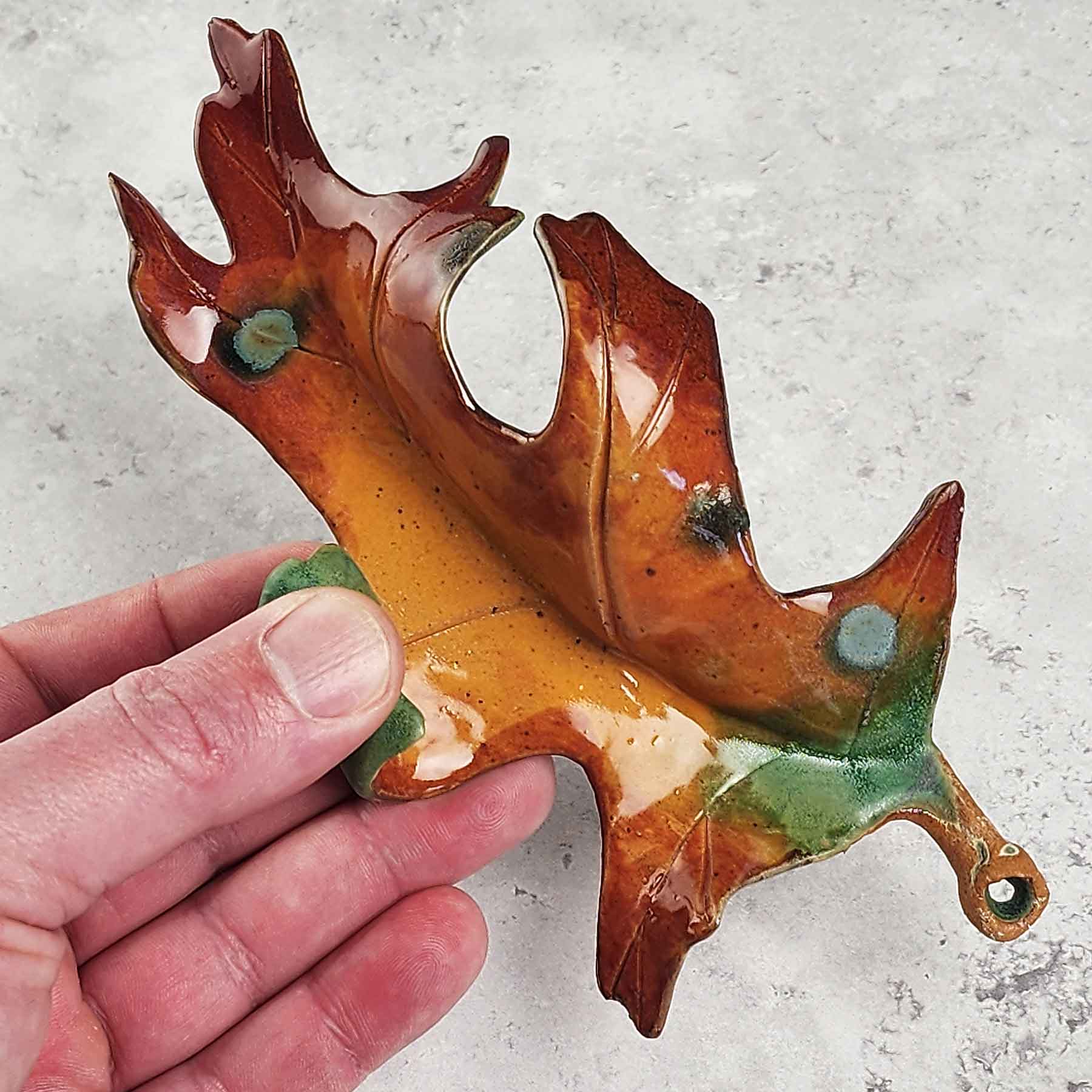 Medium Oak Leaf
