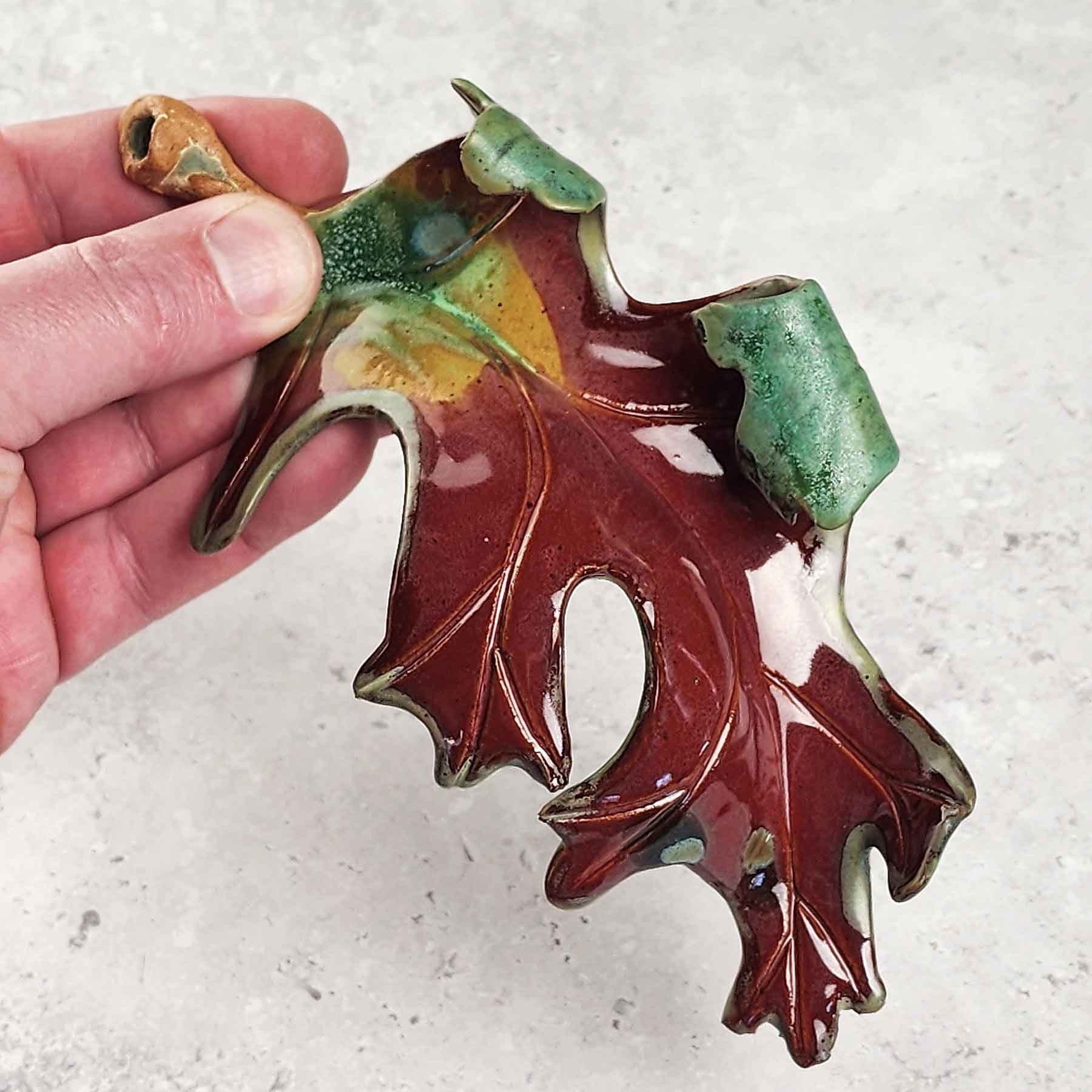 Medium Oak Leaf