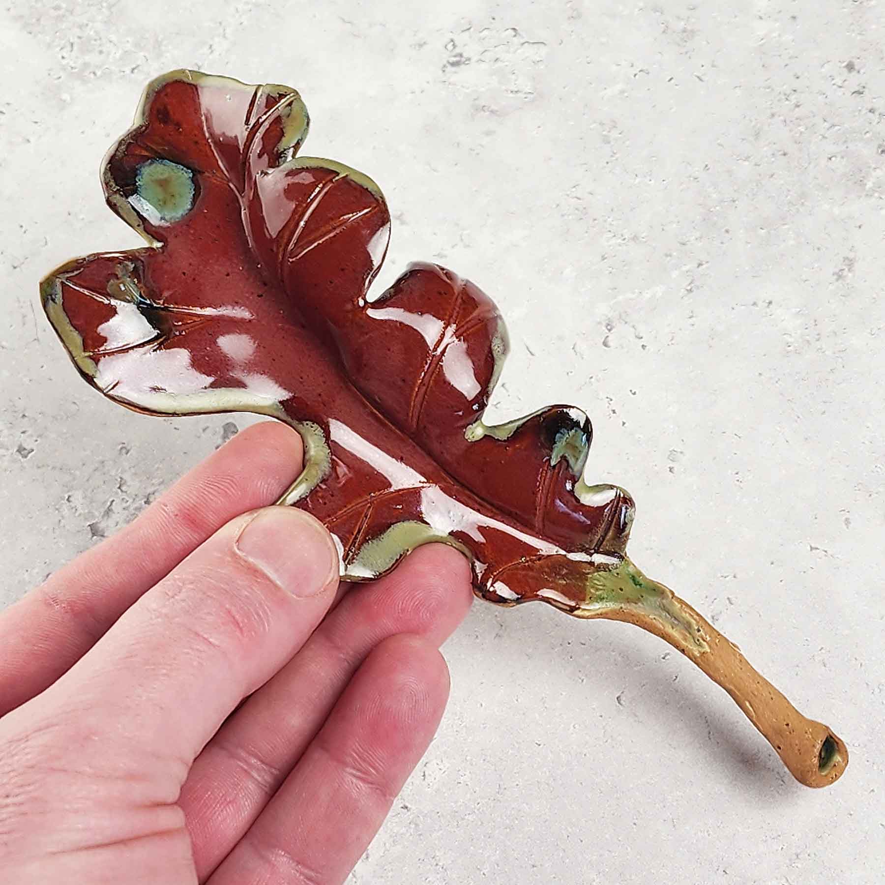 Medium Oak Leaf