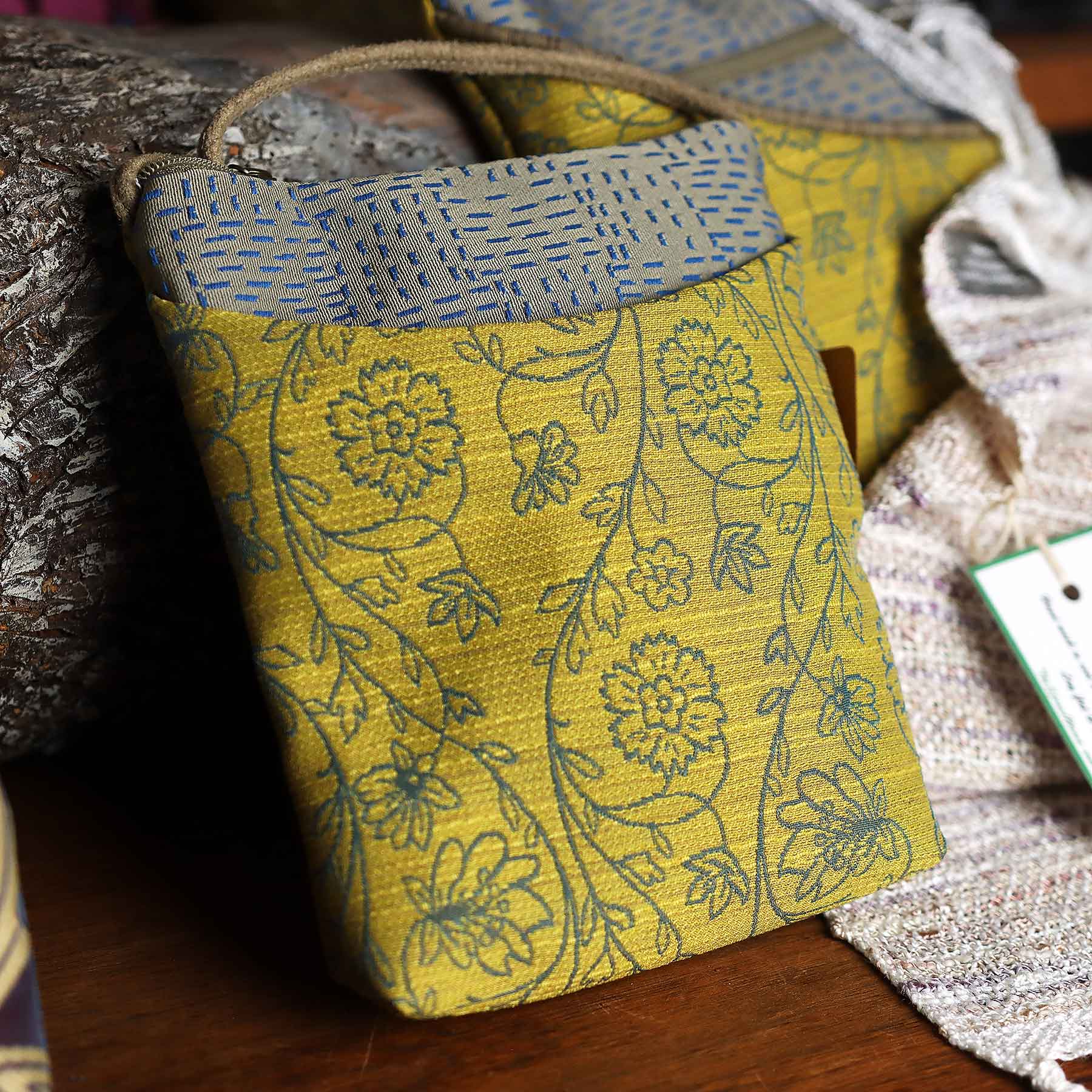 Busy Bee Filigree Gold