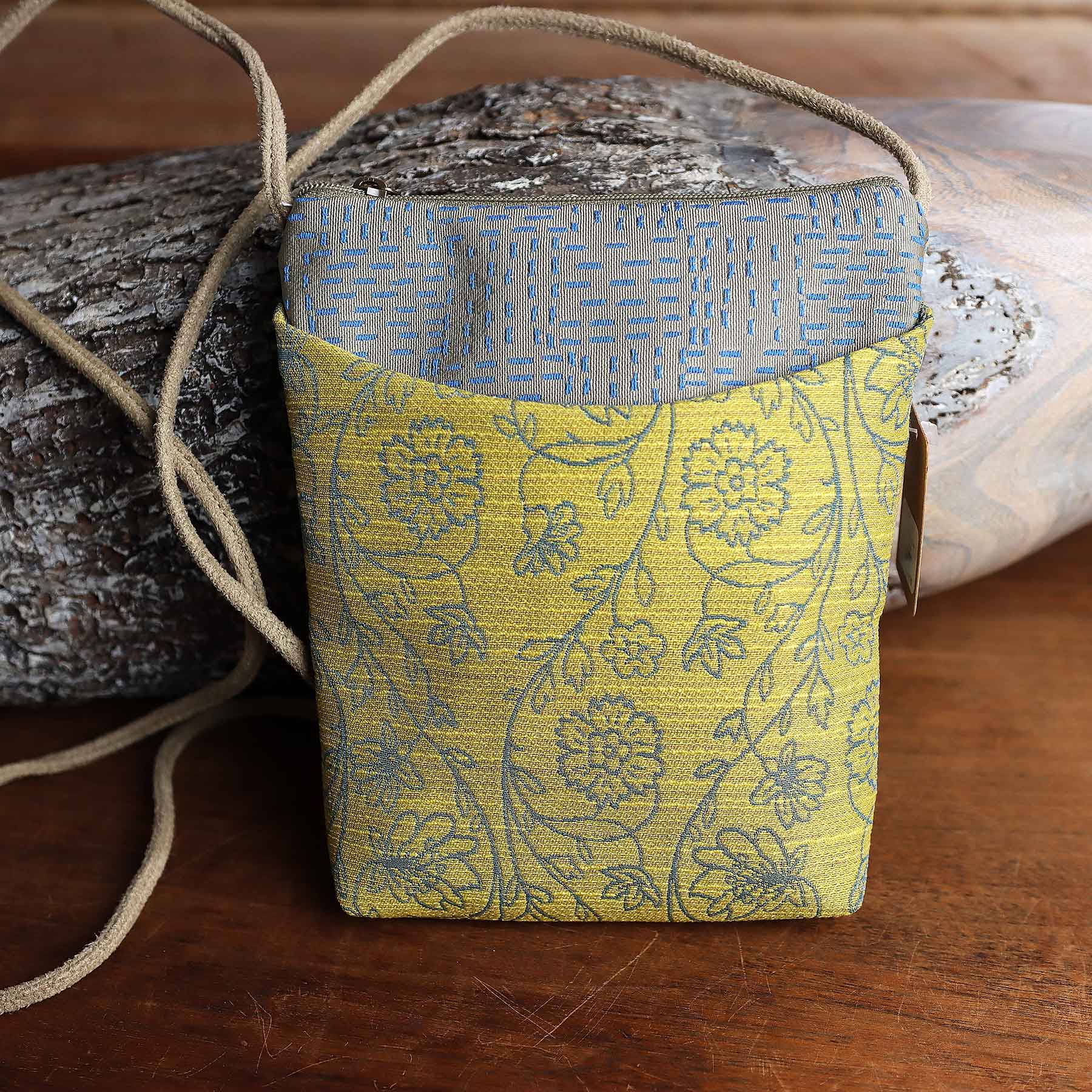 Busy Bee Filigree Gold