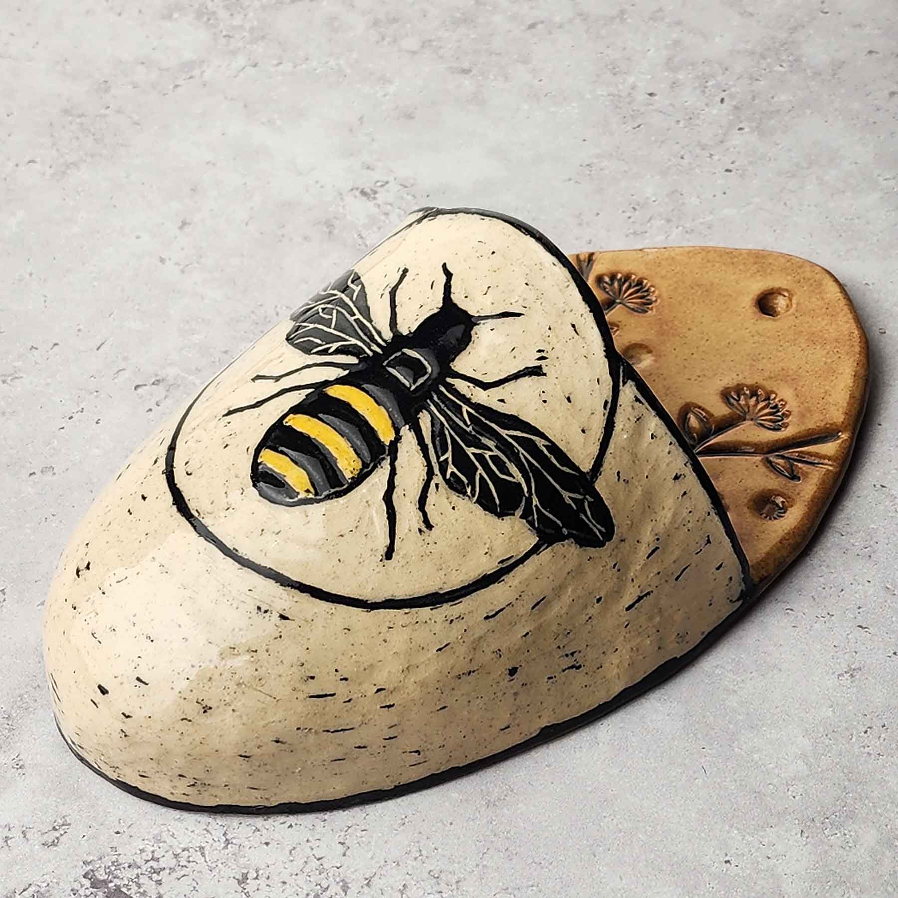 Wall Vase With Bee