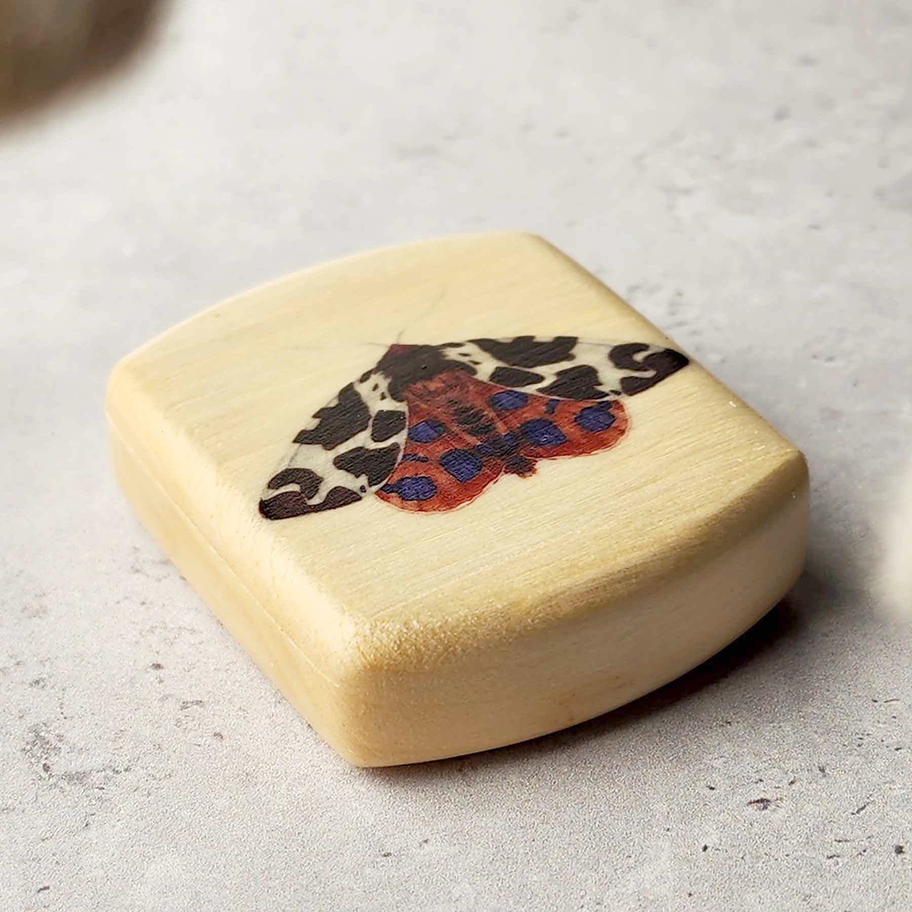 2" Flat Wide Aspen- Red Moth