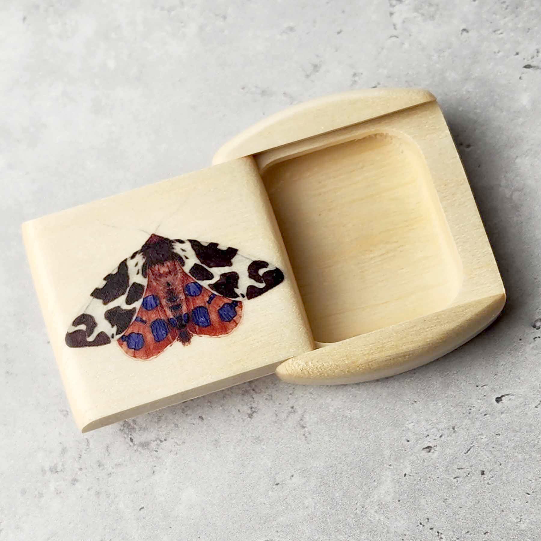 2" Flat Wide Aspen- Red Moth