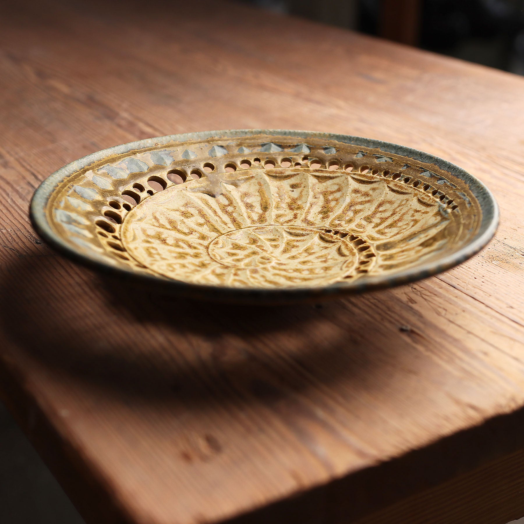 Spiral Reticulated Bowl – Yellow/Blue Ash (9.25")