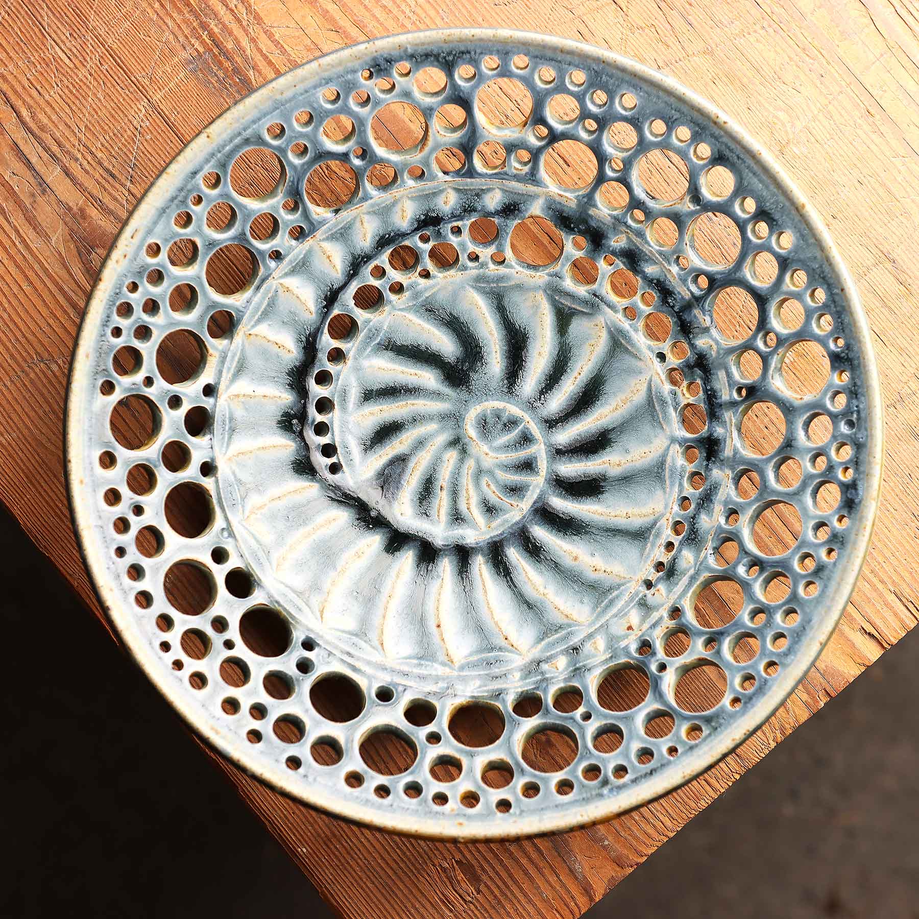 11.25" Reticulated Spiral Bowl