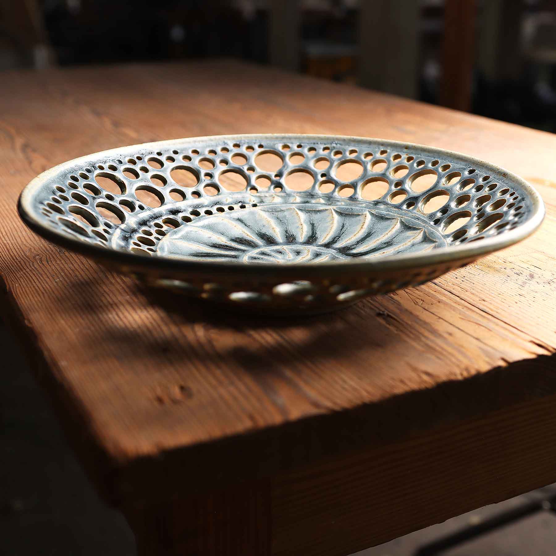 11.25" Reticulated Spiral Bowl