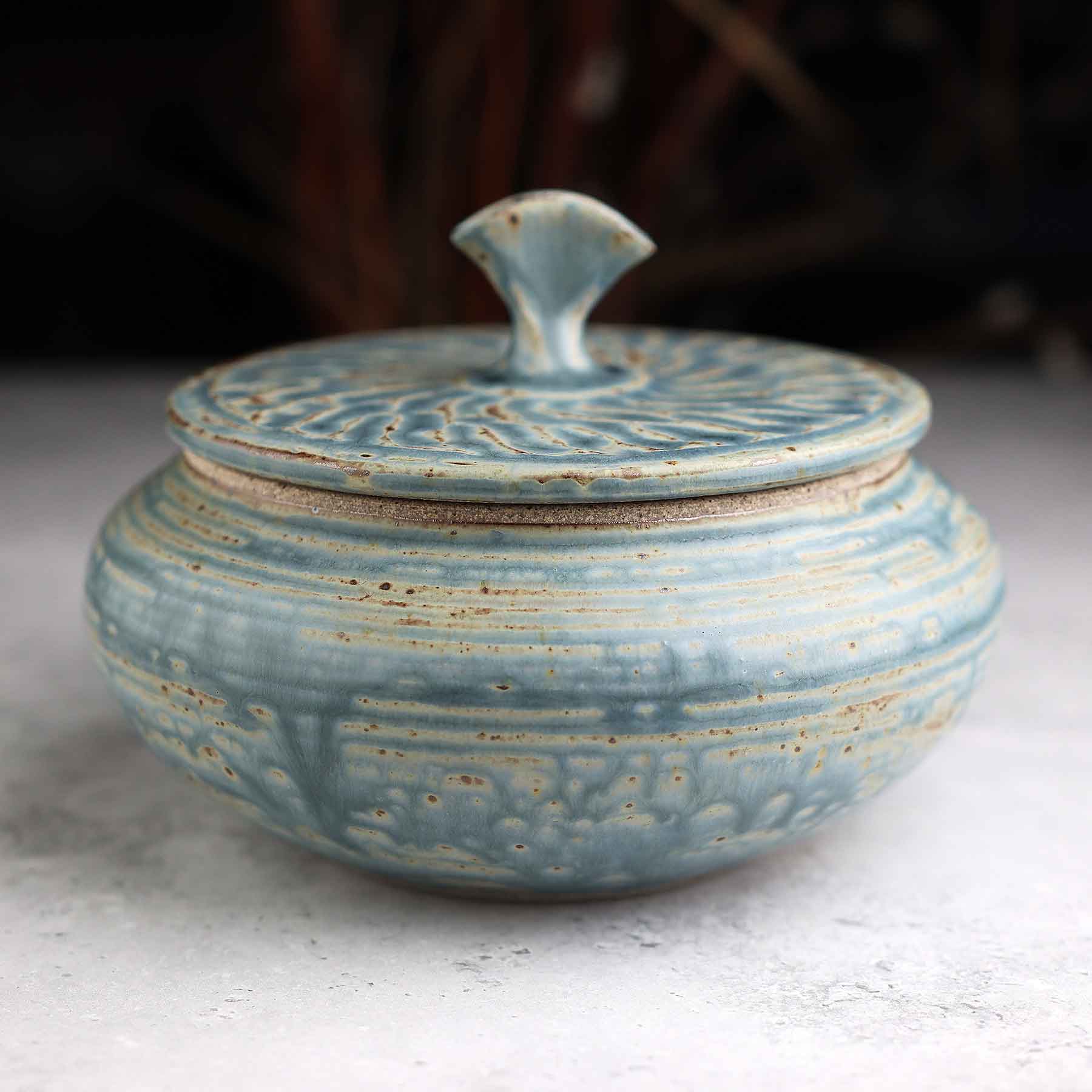 Low Wide Jar; Lba