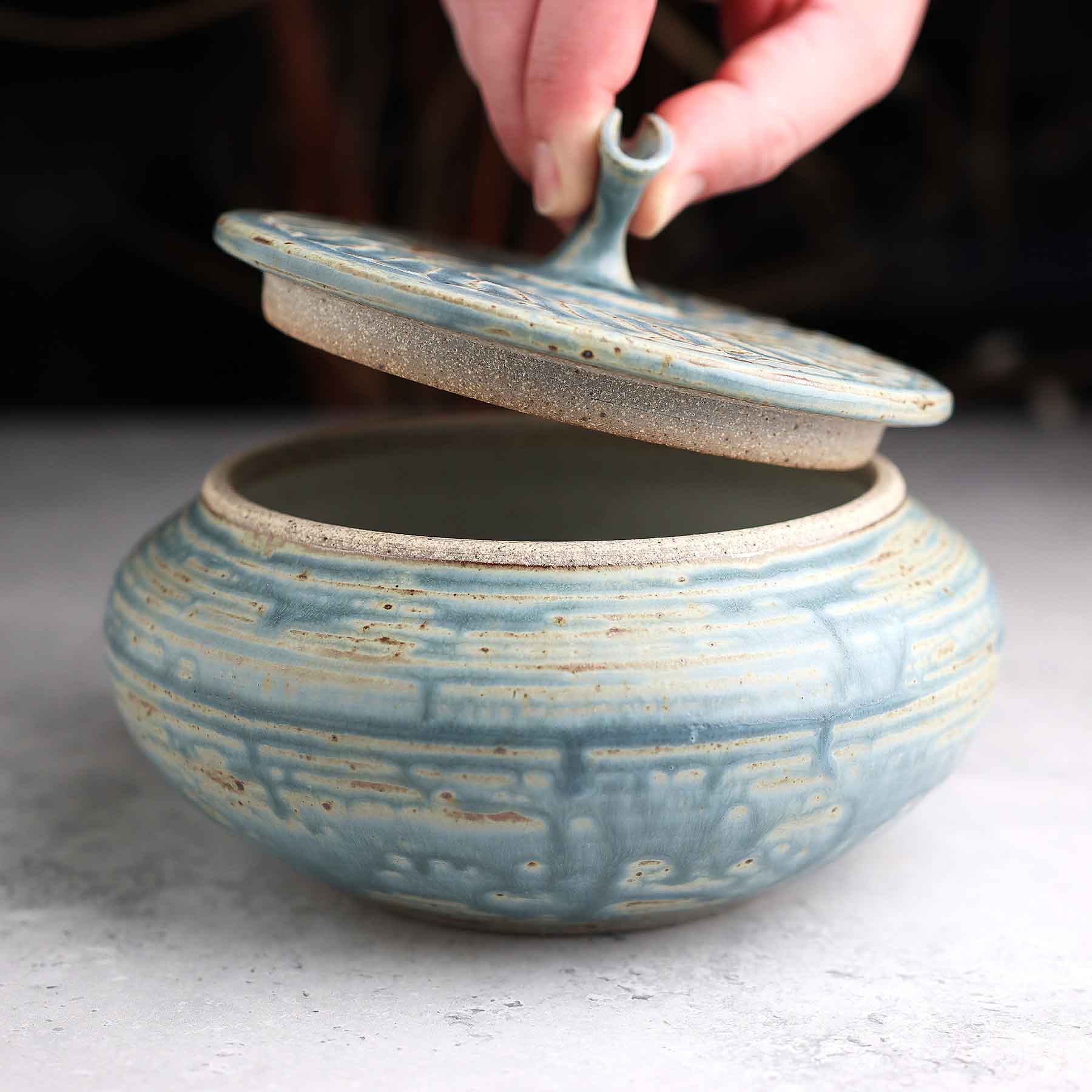 Low Wide Jar; Lba