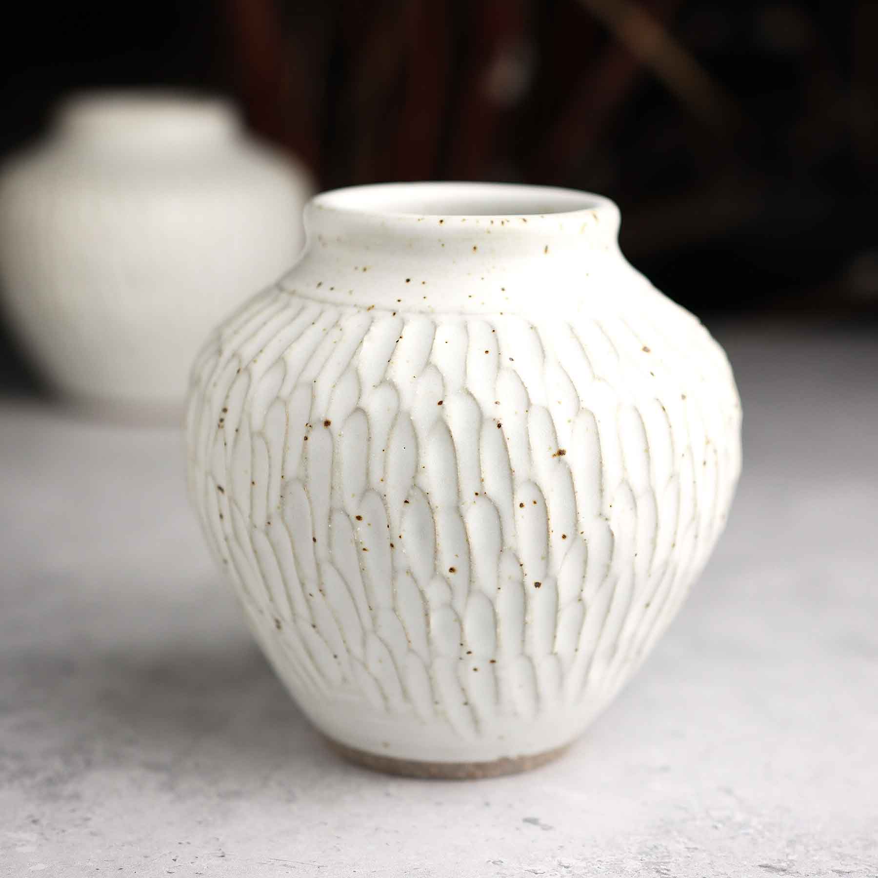 Scalloped Belly Vase, Sm; WH