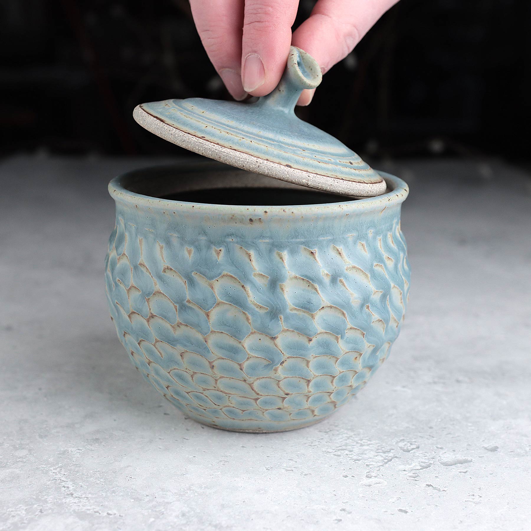 Small Scalloped Jar in Light Blue Ash