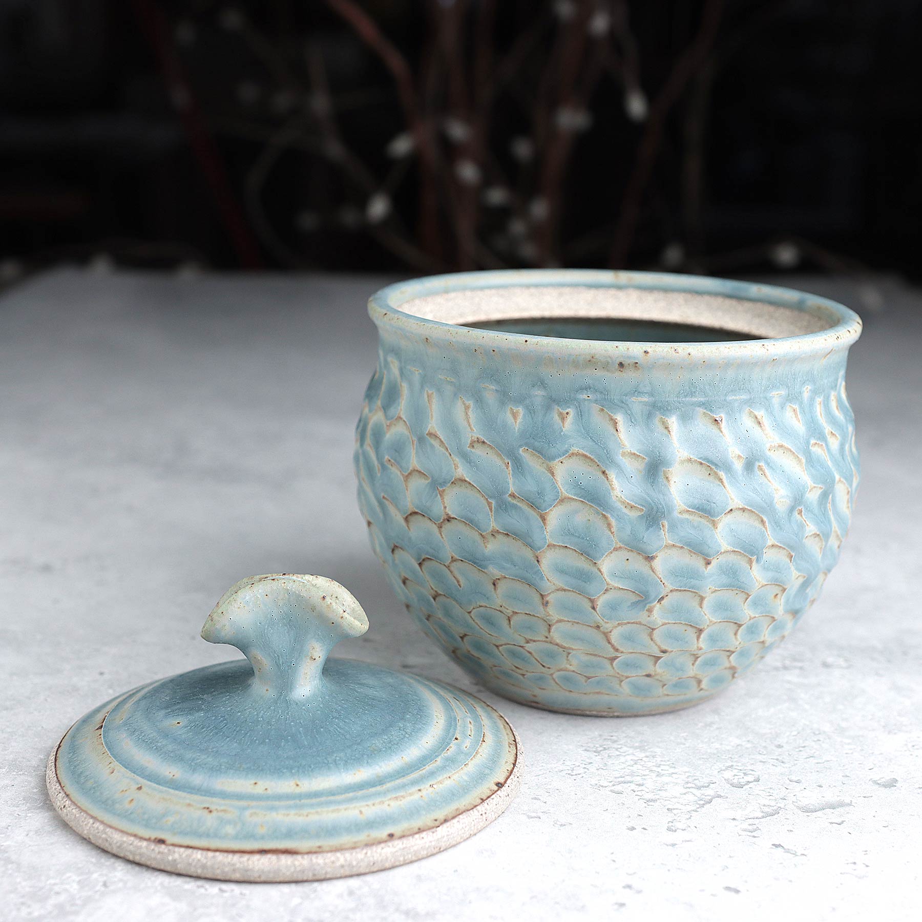Small Scalloped Jar in Light Blue Ash