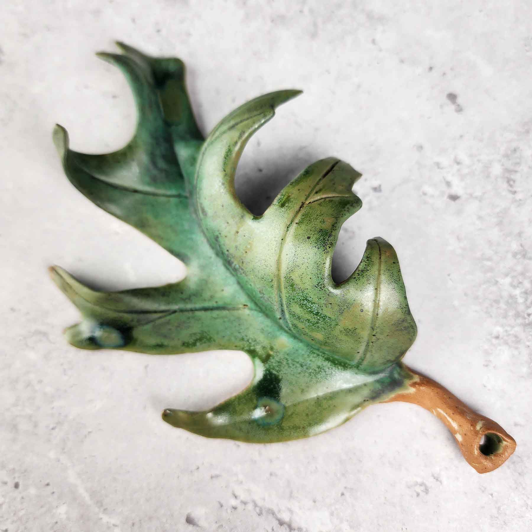 Medium Oak Leaf