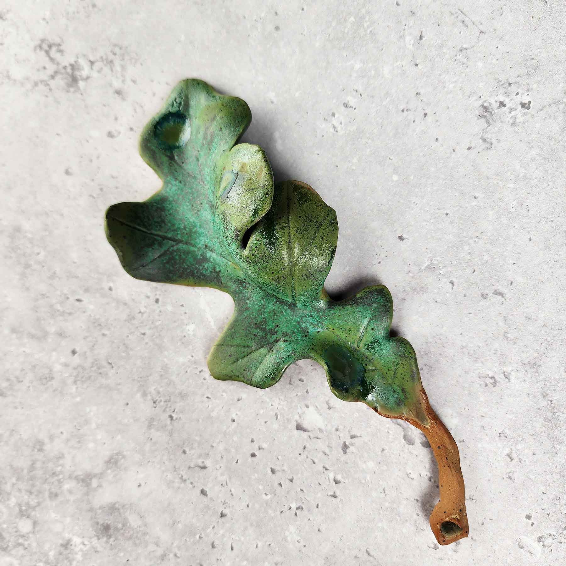 Medium Oak Leaf